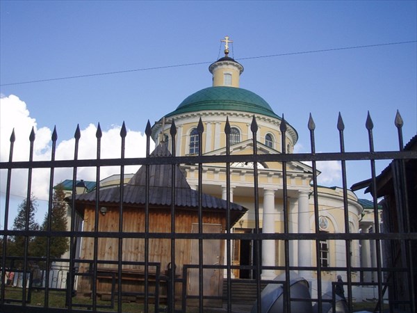 019-Свято-Успенская церковь, Пасха, 2006 год